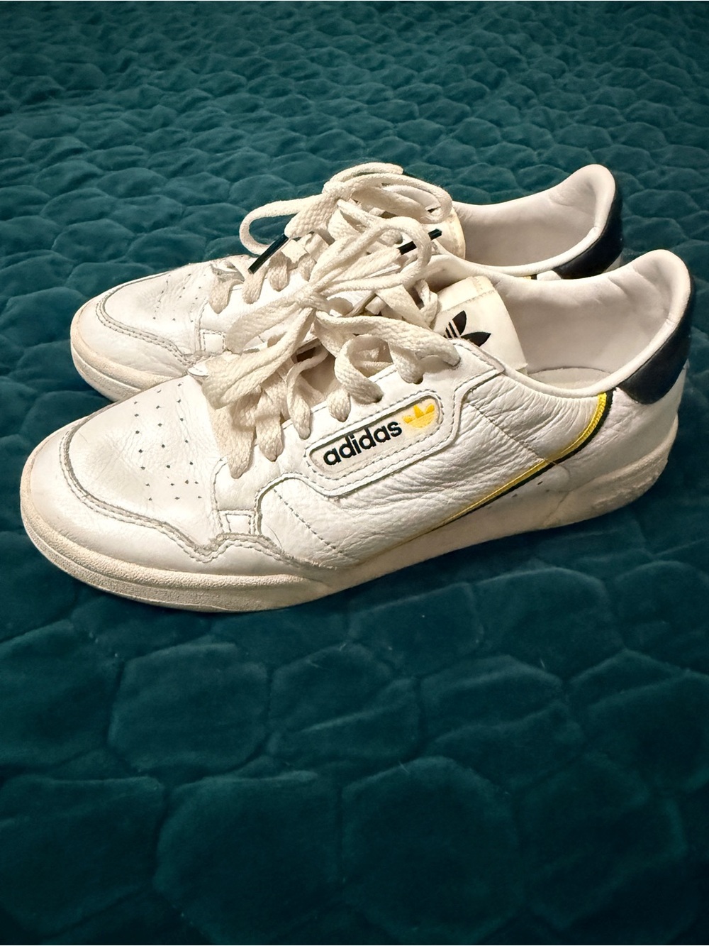 adidas Vintage White Sneakers Navy Yellow Accent Leather 6.5 EUC women’s
